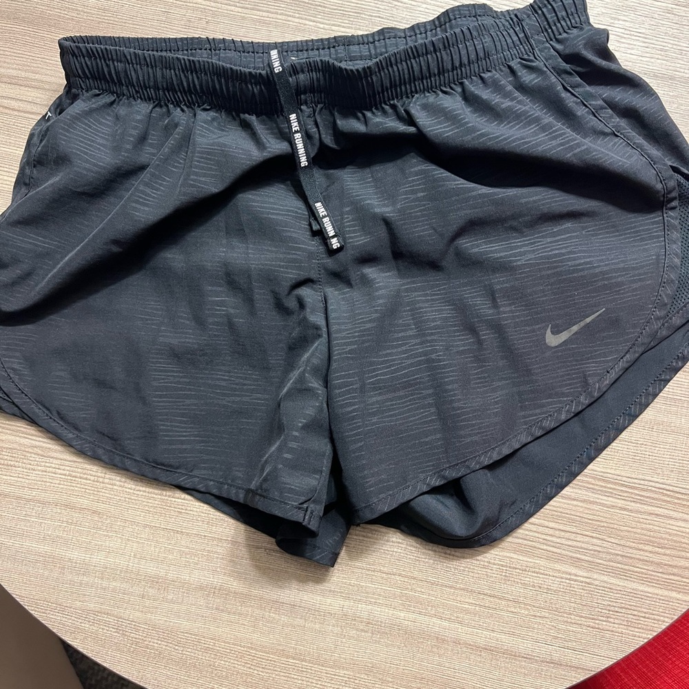Nike running shorts XS. Great for workouts. Brand new (No tag though).